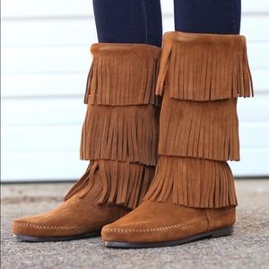 COACHELLA | Minnetonka 3 layer fringe boots